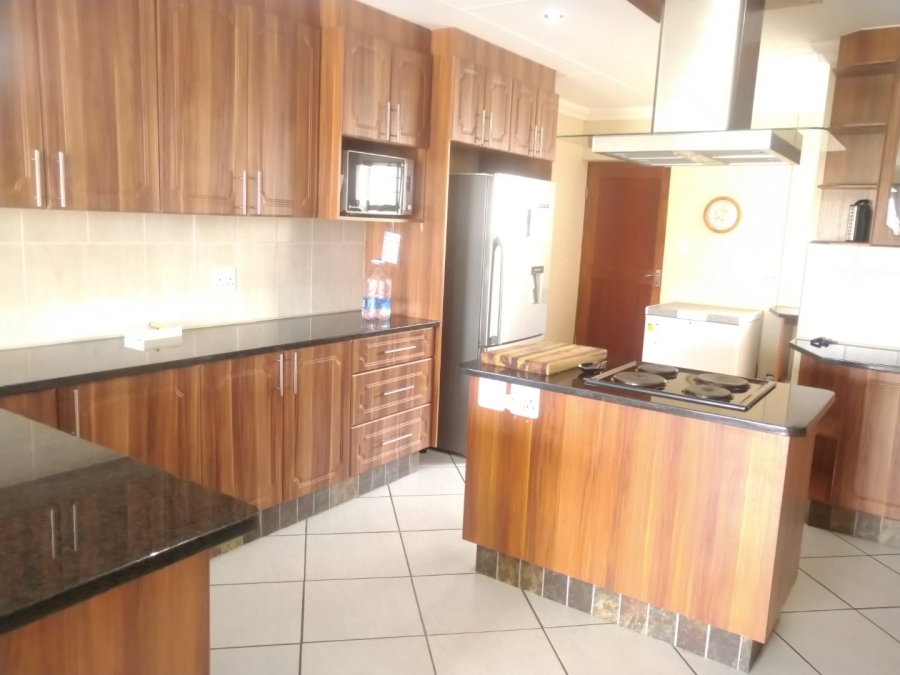 To Let 3 Bedroom Property for Rent in Reebok Western Cape